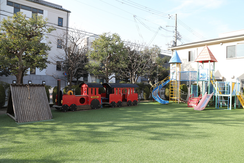 からたち幼稚園　西側園庭