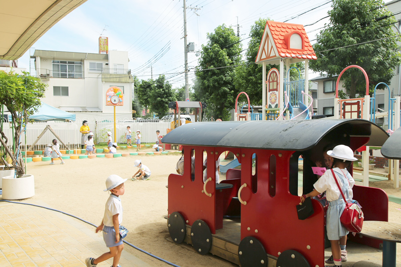 武庫からたち幼稚園南側園庭